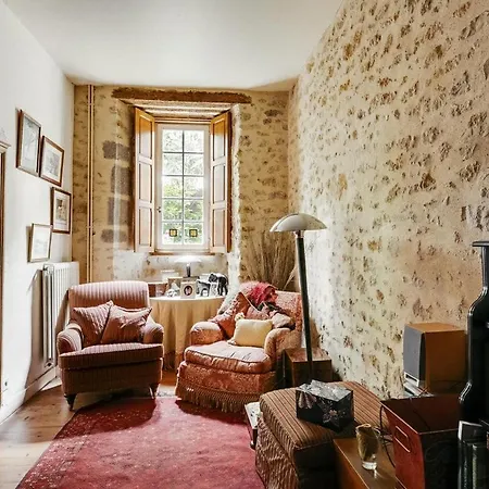 14th Century Priory In Pressigny Bed & Breakfast Pressigny (Deux-Sevres)