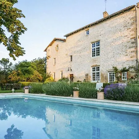 14th Century Priory In Pressigny Bed & Breakfast