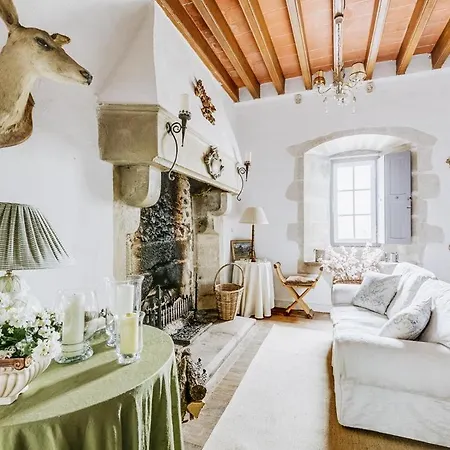 住宿加早餐酒店 14th Century Priory In Pressigny (Deux-Sevres)