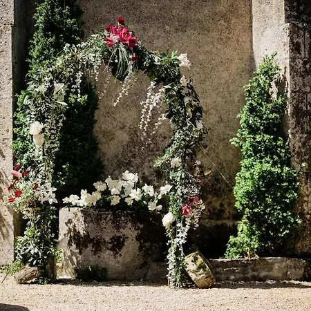14th Century Priory In Pressigny Bed & Breakfast