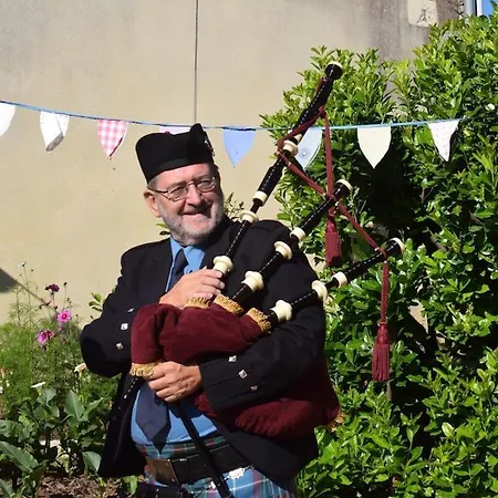 14th Century Priory In فندق مبيت وإفطار Pressigny (Deux-Sevres)