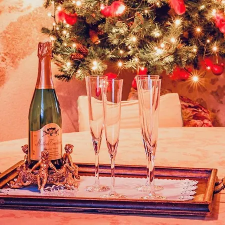 14th Century Priory In 住宿加早餐酒店 Pressigny (Deux-Sevres)