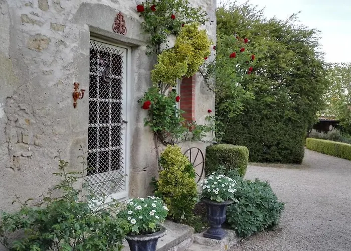 14th Century Priory In Bed & Breakfast Pressigny (Deux-Sevres)