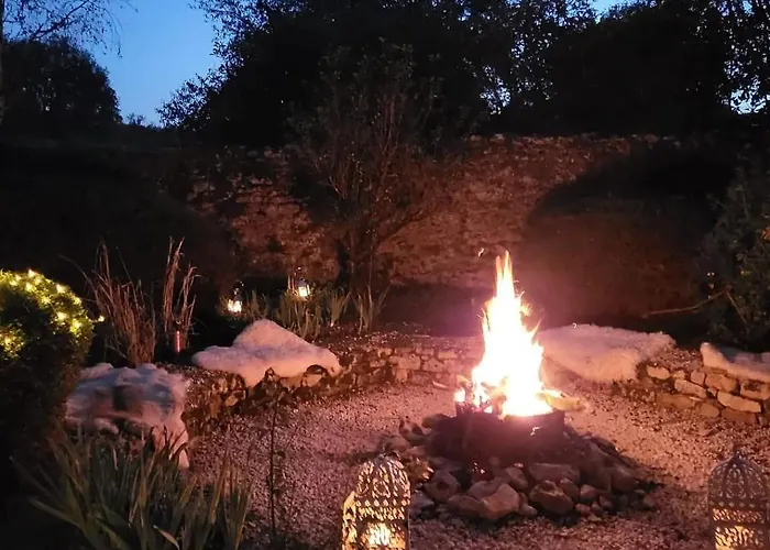 14th Century Priory In Bed & Breakfast