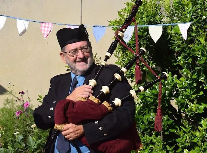 14th Century Priory In Bed & Breakfast Pressigny (Deux-Sevres)