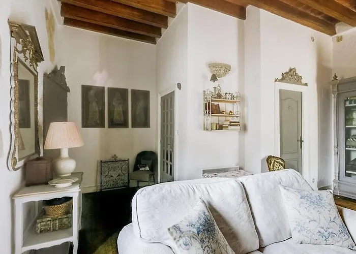 14th Century Priory In Bed & Breakfast