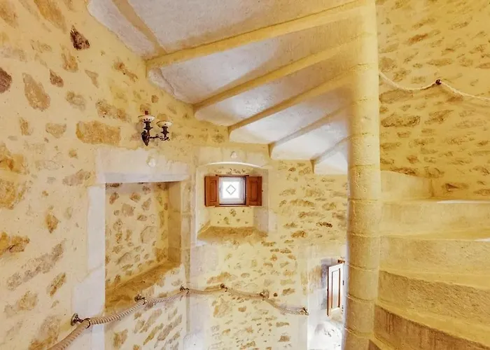 Bed & Breakfast 14th Century Priory In Pressigny (Deux-Sevres)