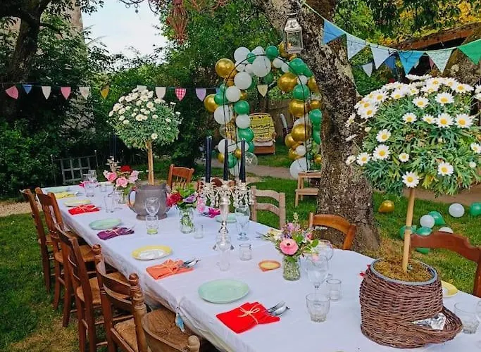 Bed & Breakfast 14th Century Priory In 3*