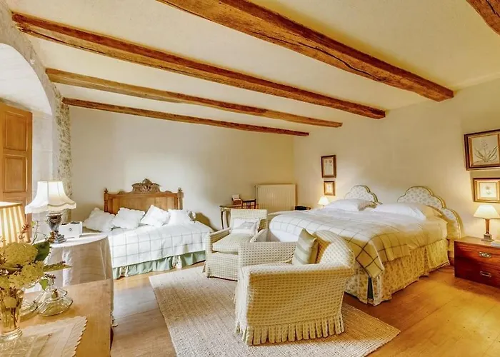 14th Century Priory In Bed & Breakfast 3*